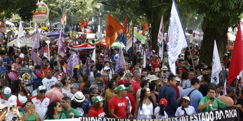 ATOS DO 1º DE MAIO EM BELÉM MOBILIZAM TRABALHADORES PELO FIM DA ESCALA 6X1 E CONTRA FEMINICÍDIO
