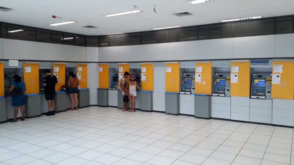 AGÊNCIAS BANCÁRIAS ESTARÃO FECHADAS NO FERIADO PELO DIA DO TRABALHO (1º DE MAIO)