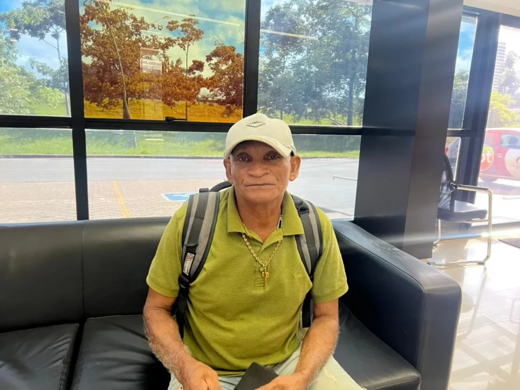 IDOSO PROCURA FILHO E FAZ APELO POR REENCONTRO APÓS DÉCADAS DE SEPARAÇÃO