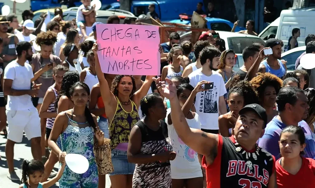 PESSOAS NEGRAS SÃO MAIORES VÍTIMAS DE HOMICÍDIOS NO PAÍS