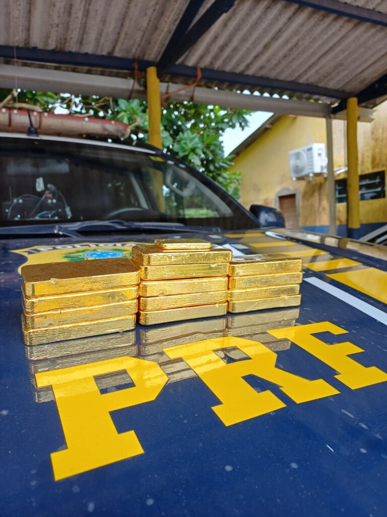 PRF APREENDE 13 KG DE OURO ESCONDIDO EM CARRO DURANTE FISCALIZAÇÃO NA BR-230, EM ALTAMIRA