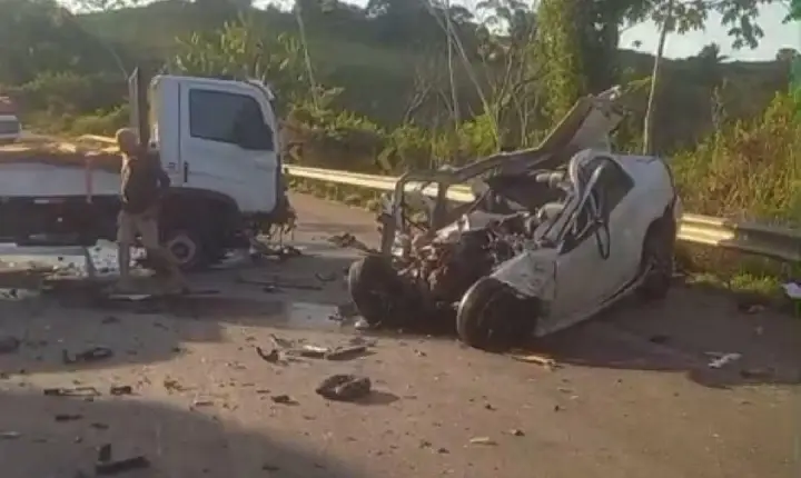 ACIDENTE VIOLENTO NA BR-230, DEIXA DUAS VÍTIMAS FATAIS
