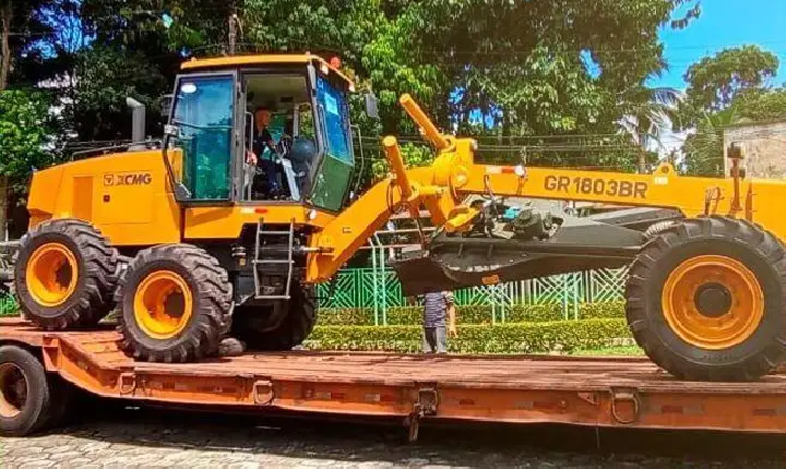 CARREATA APRESENTA NOVOS VEÍCULOS E MAQUINÁRIOS DA PREFEITURA DE ÁGUA AZUL DO NORTE