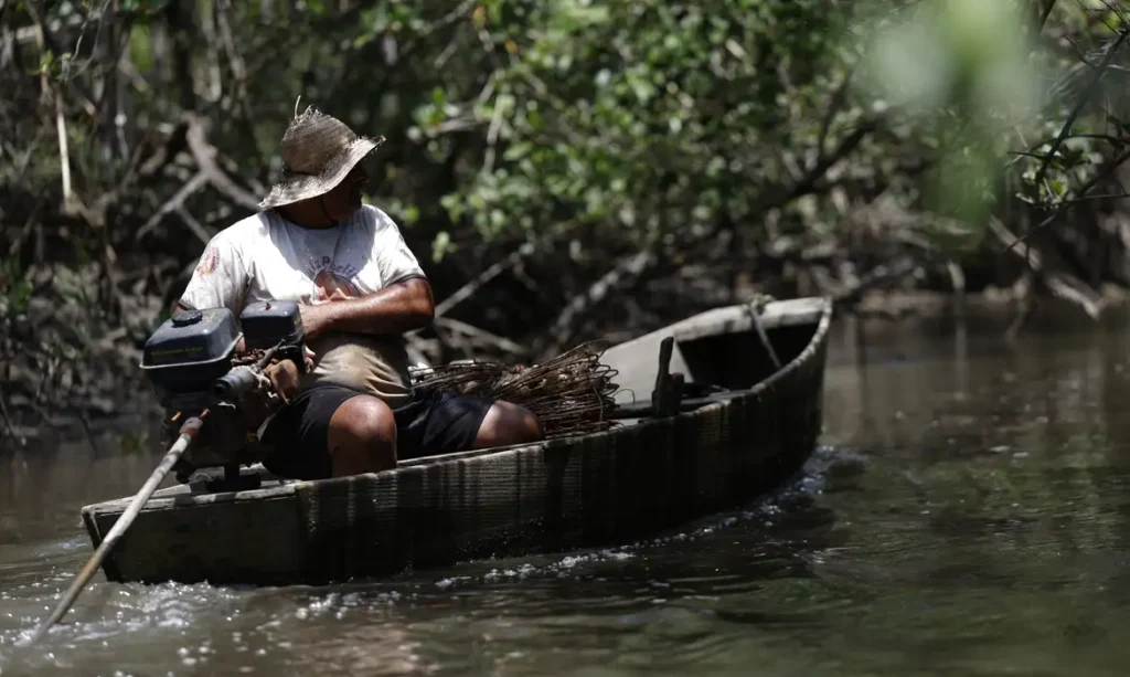INSS PAGA EM JULHO R$ 874 MILHÕES A 149,5 MIL PESCADORES
