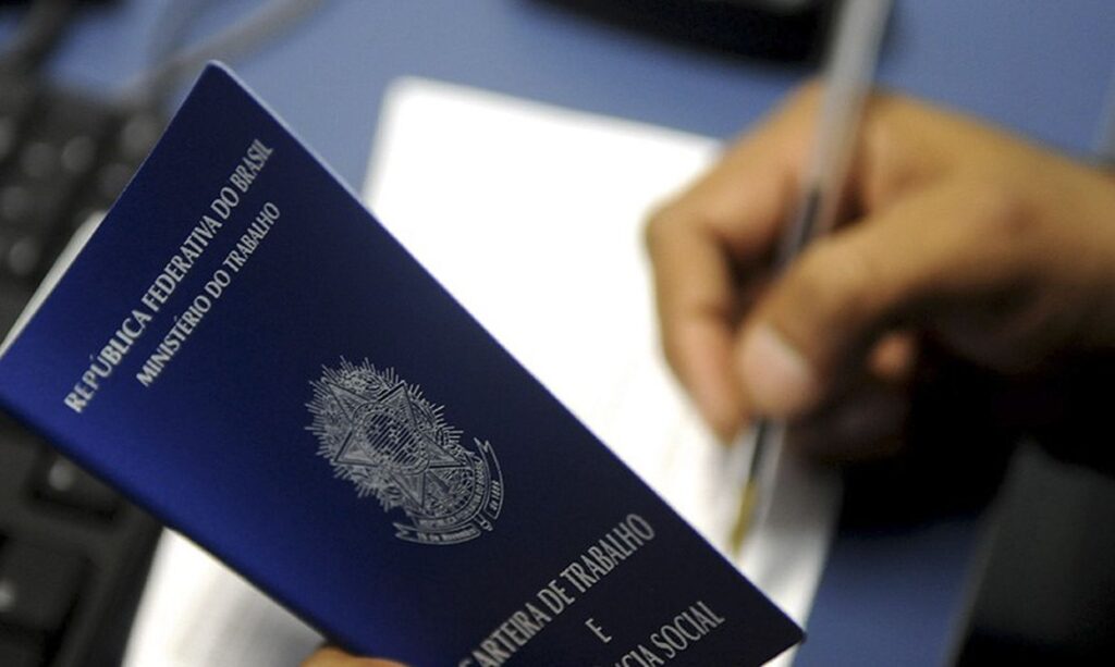 DESEMPREGO NO 2º TRIMESTRE É 5,4%, O MENOR JÁ REGISTRADO NO PERÍODO