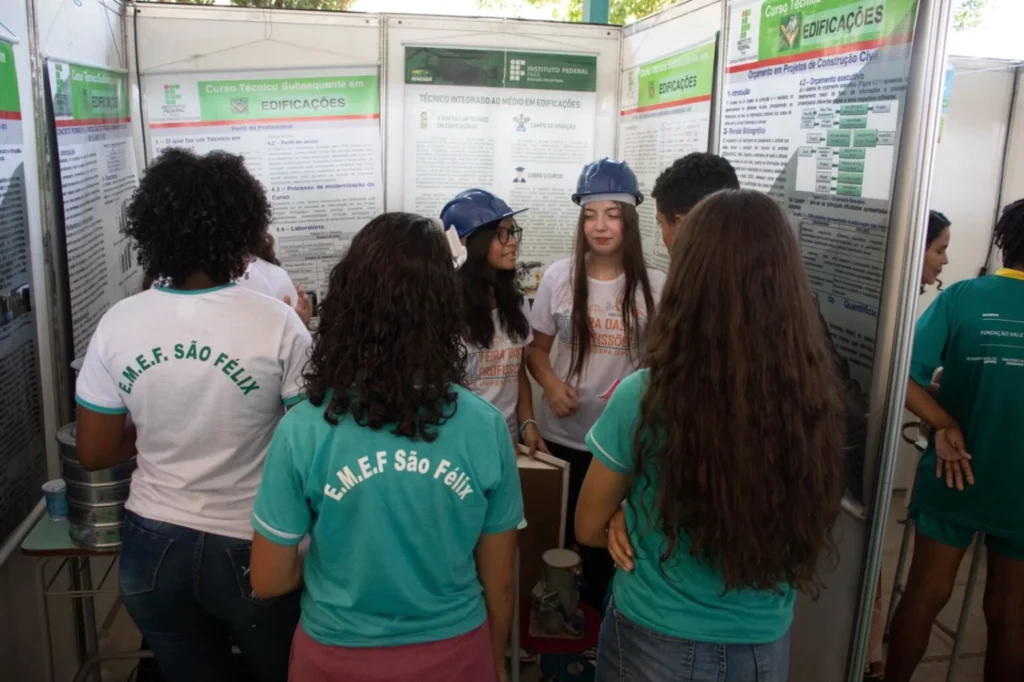 FEIRA DE PROFISSÕES REÚNE MAIS DE 90 OPÇÕES DE CURSOS GRATUITOS EM MARABÁ