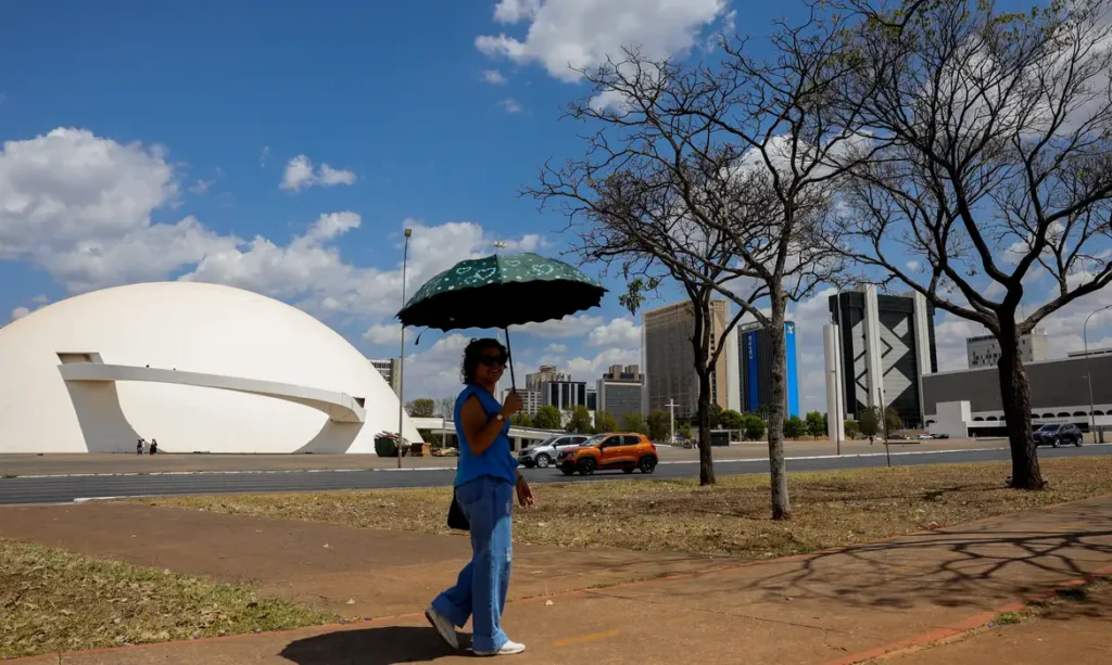 ONDA DE CALOR COMEÇA NESTE FIM DE SEMANA