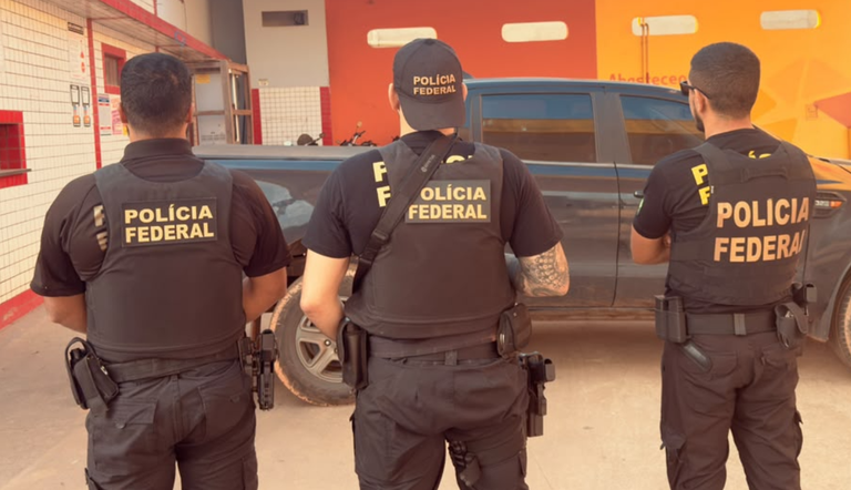 PF APREENDE HELICÓPTERO EM OPERAÇÃO CONTRA COMÉRCIO ILEGAL DE OURO NO SUDESTE DO PARÁ